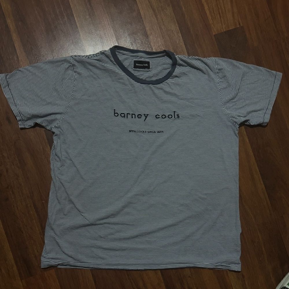 Barney Cools size L